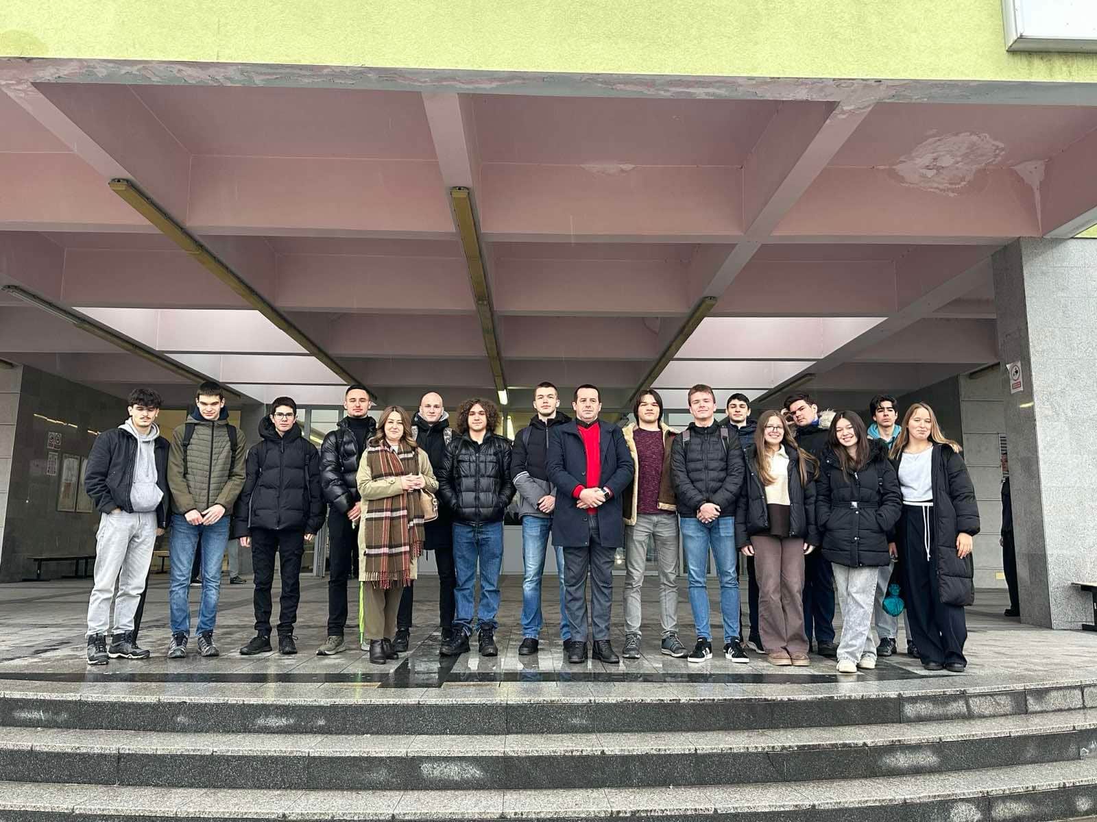 Sjajni rezultati naših učenika na Kantonalnom takmičenju iz fizike!