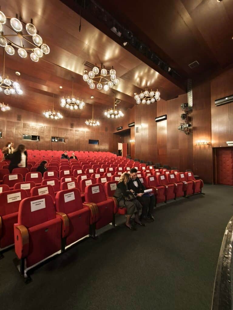Sedamdeset i osmi rođendan i tri decenije zajedništva na sceni Pozorišta mladih | Treća gimnazija Sarajevo